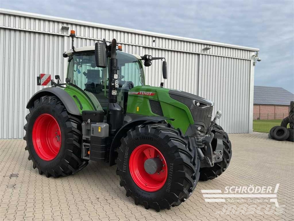 Fendt 724 VARIO GEN7 PROFI PLUS Трактори