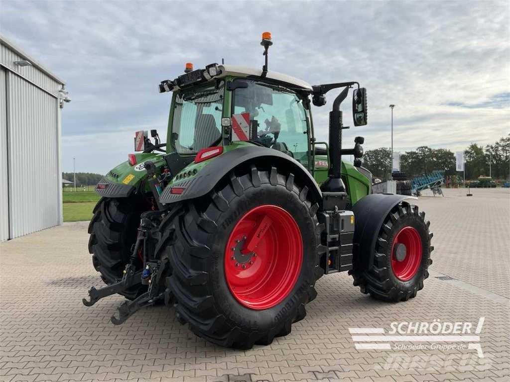 Fendt 724 VARIO GEN7 PROFI PLUS Трактори