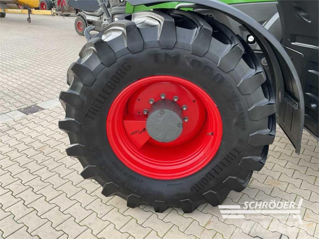 Fendt 724 VARIO GEN7 PROFI PLUS Трактори