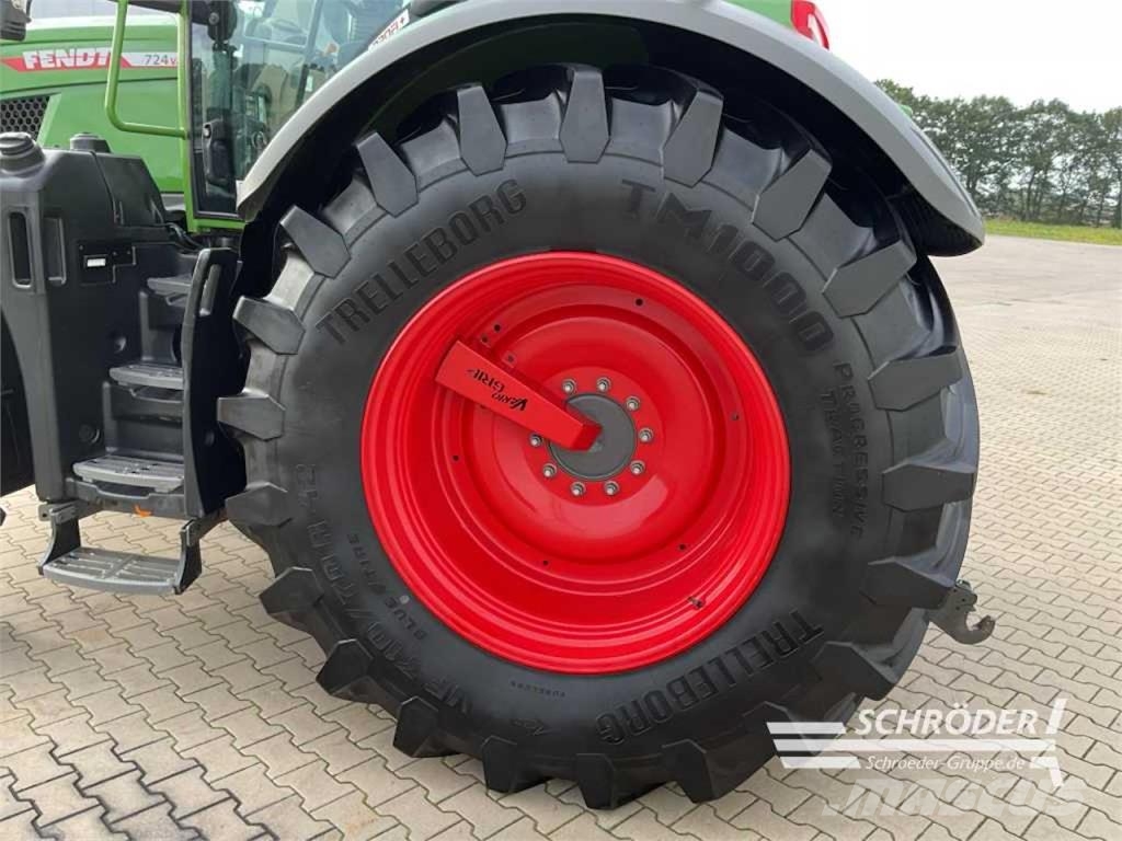 Fendt 724 VARIO GEN7 PROFI PLUS Трактори