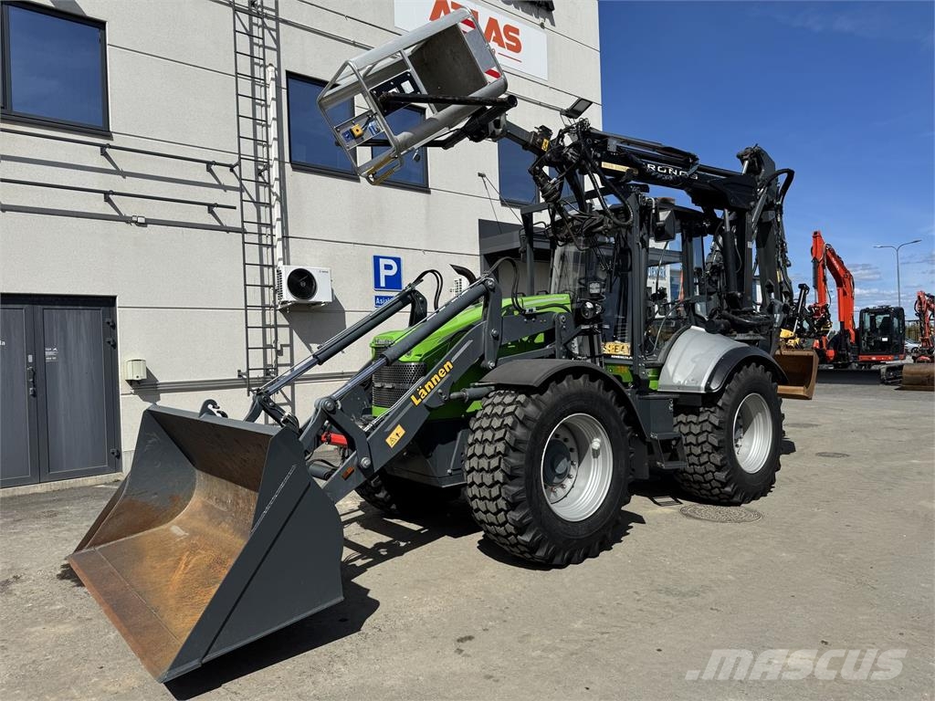 Lännen 8600K Εκσκαφείς Φορτωτές τύπου JCB