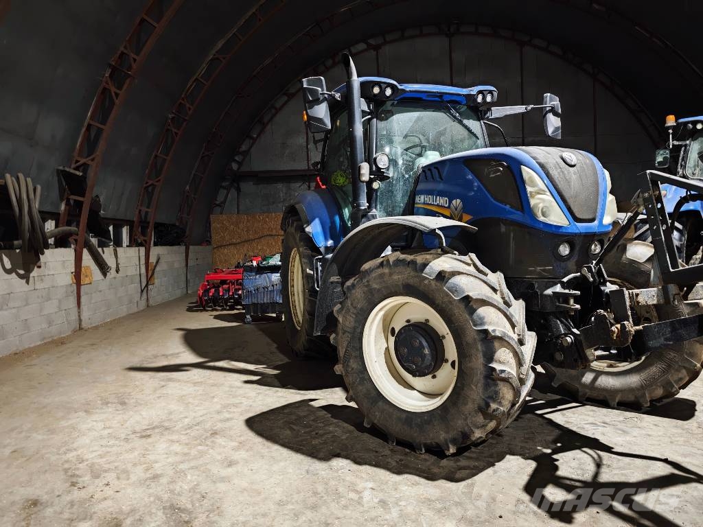 New Holland T 7.210 Traktoriai