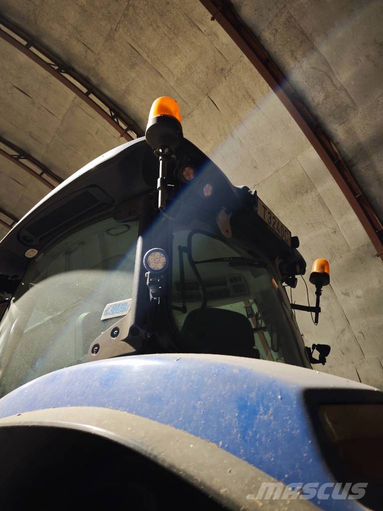 New Holland T 7.210 Traktoriai
