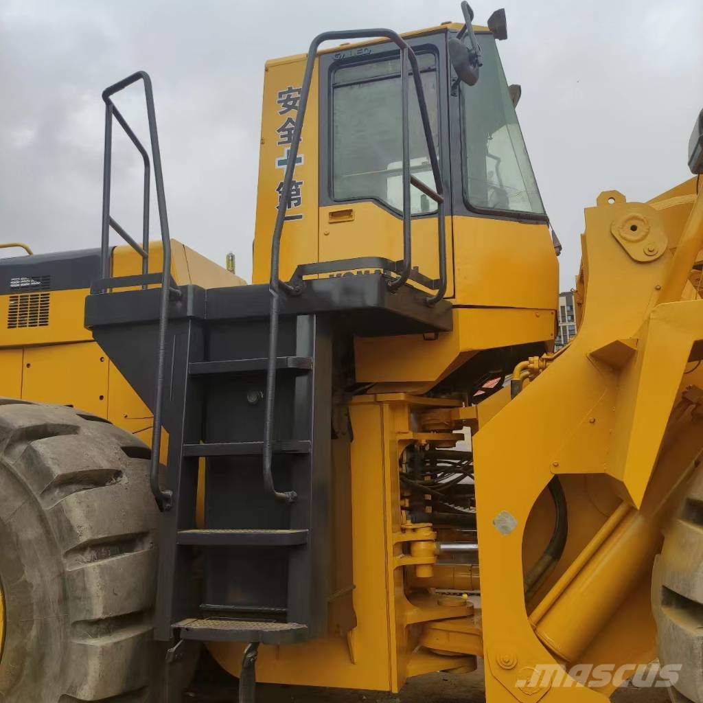 Komatsu WA 600 輪胎式裝載機