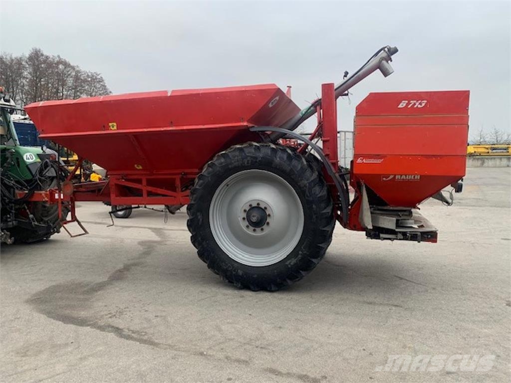 Rauch Axera EMC mit Über-Umladewagen Lannoitteenlevittimet