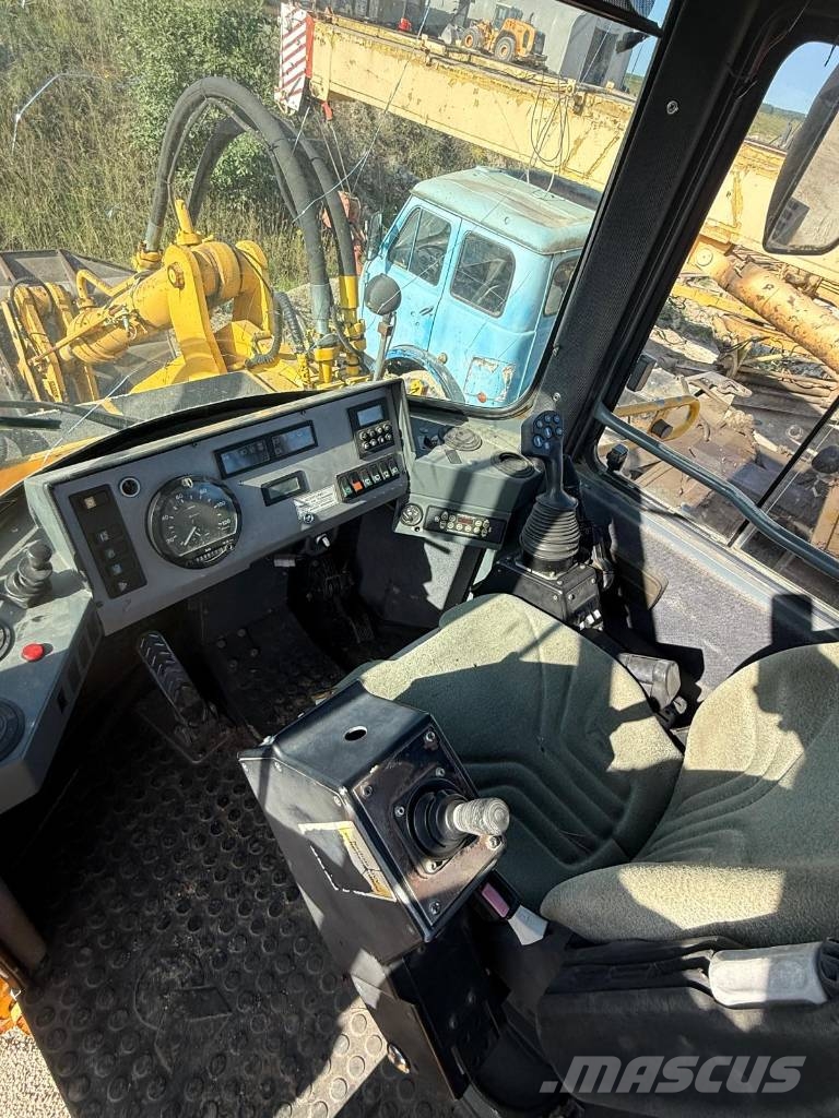 Kaelble Baumaschinen 3280 Kolesni nakladalci