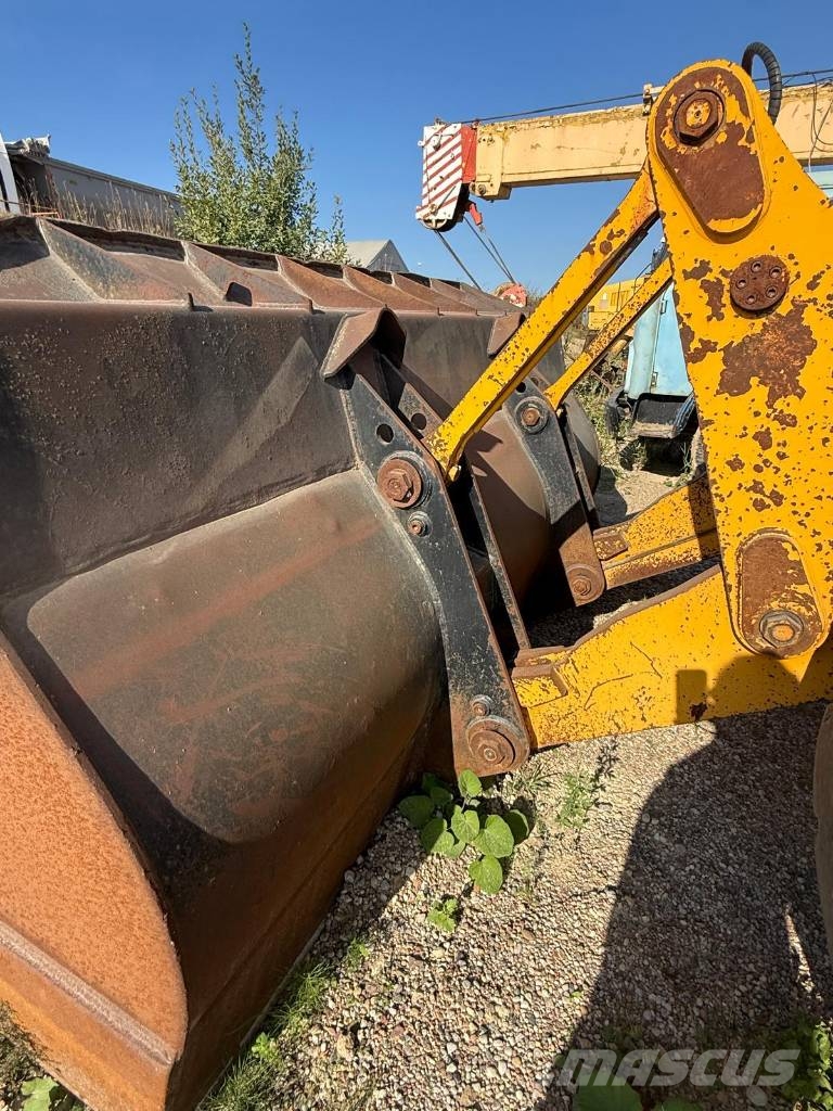 Kaelble Baumaschinen 3280 Kolesni nakladalci