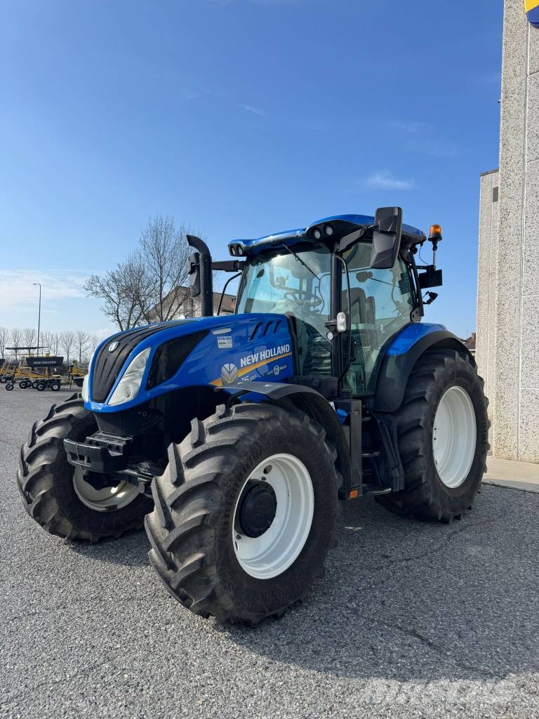 New Holland T6.180 DYNAMIC COMMAND Traktory