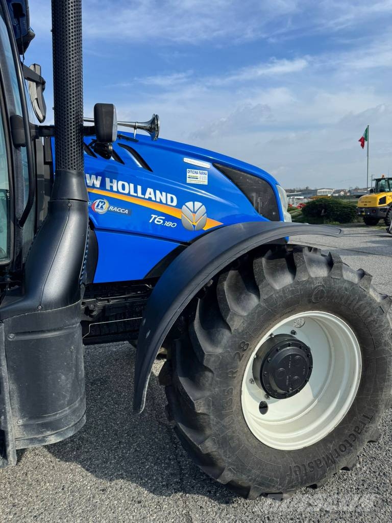 New Holland T6.180 DYNAMIC COMMAND Traktory