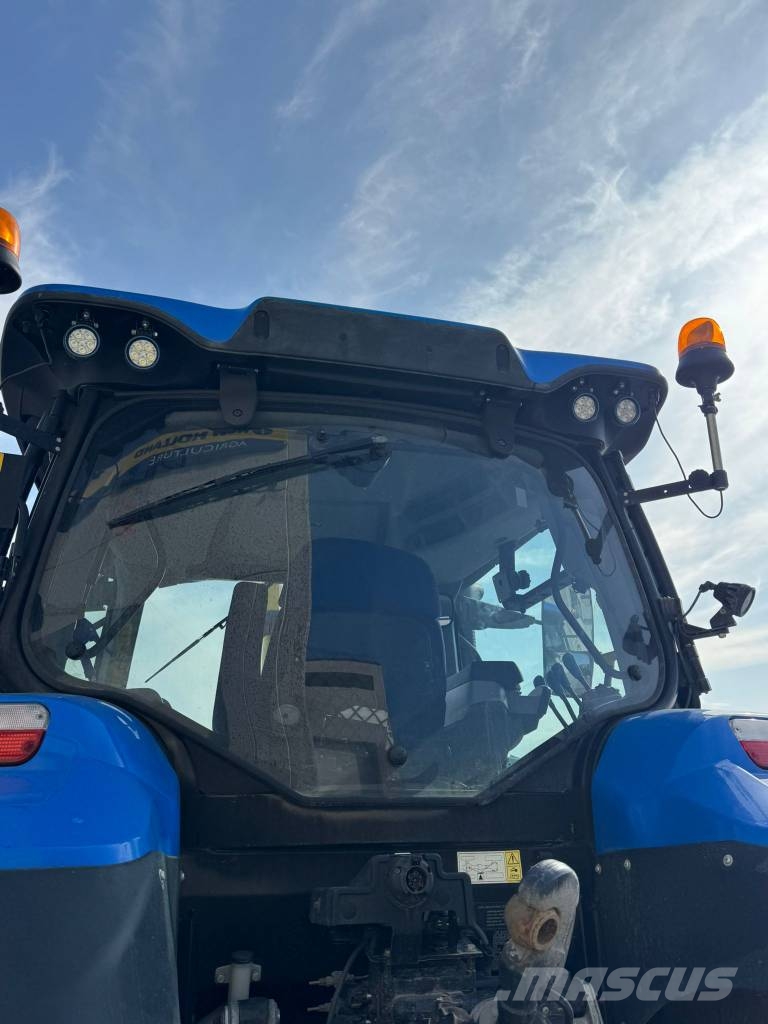 New Holland T6.180 DYNAMIC COMMAND Traktory