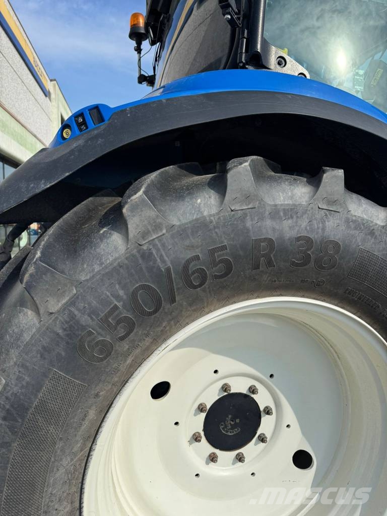 New Holland T6.180 DYNAMIC COMMAND Traktory