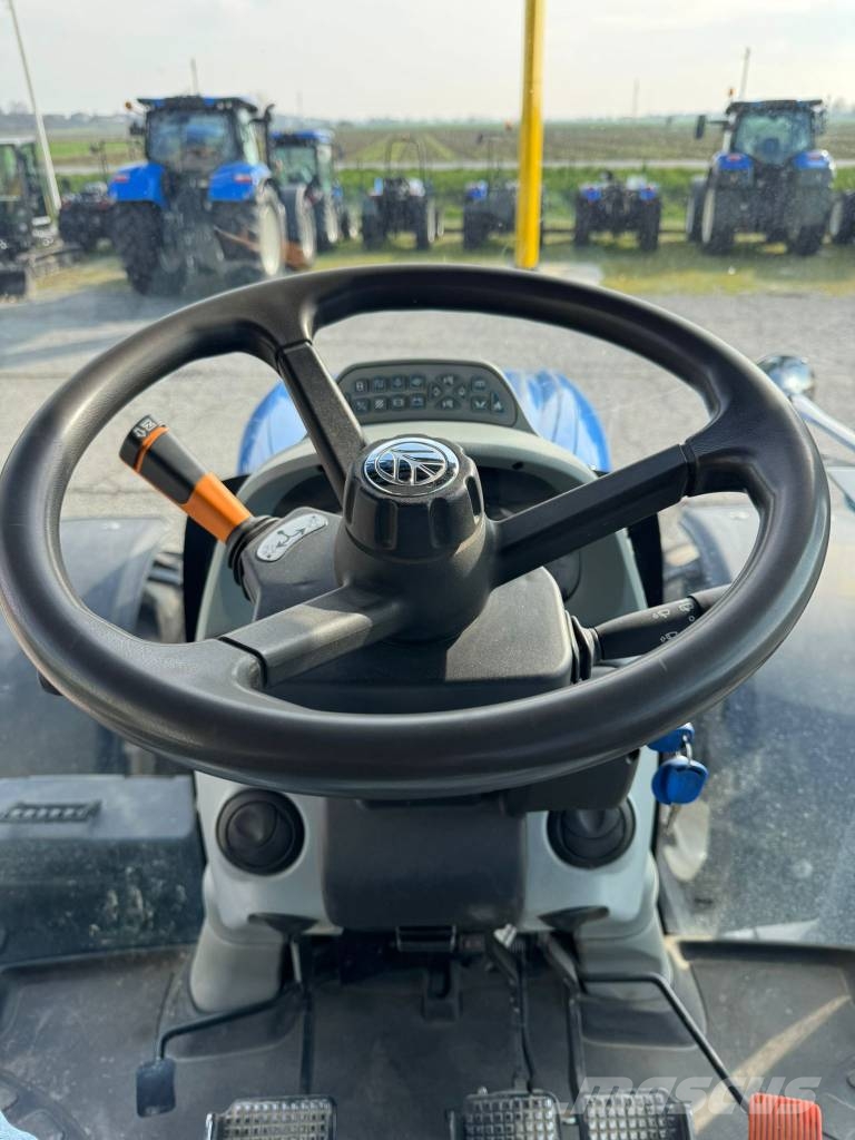 New Holland T6.180 DYNAMIC COMMAND Traktory