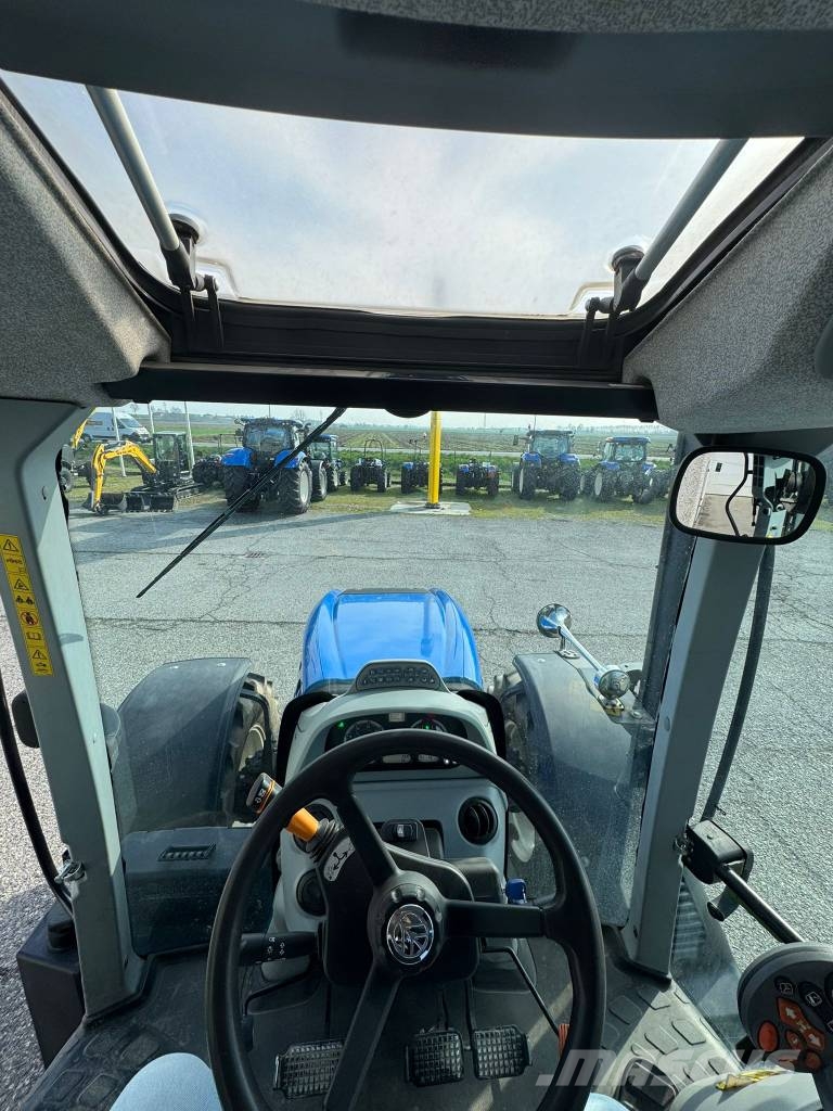 New Holland T6.180 DYNAMIC COMMAND Traktory