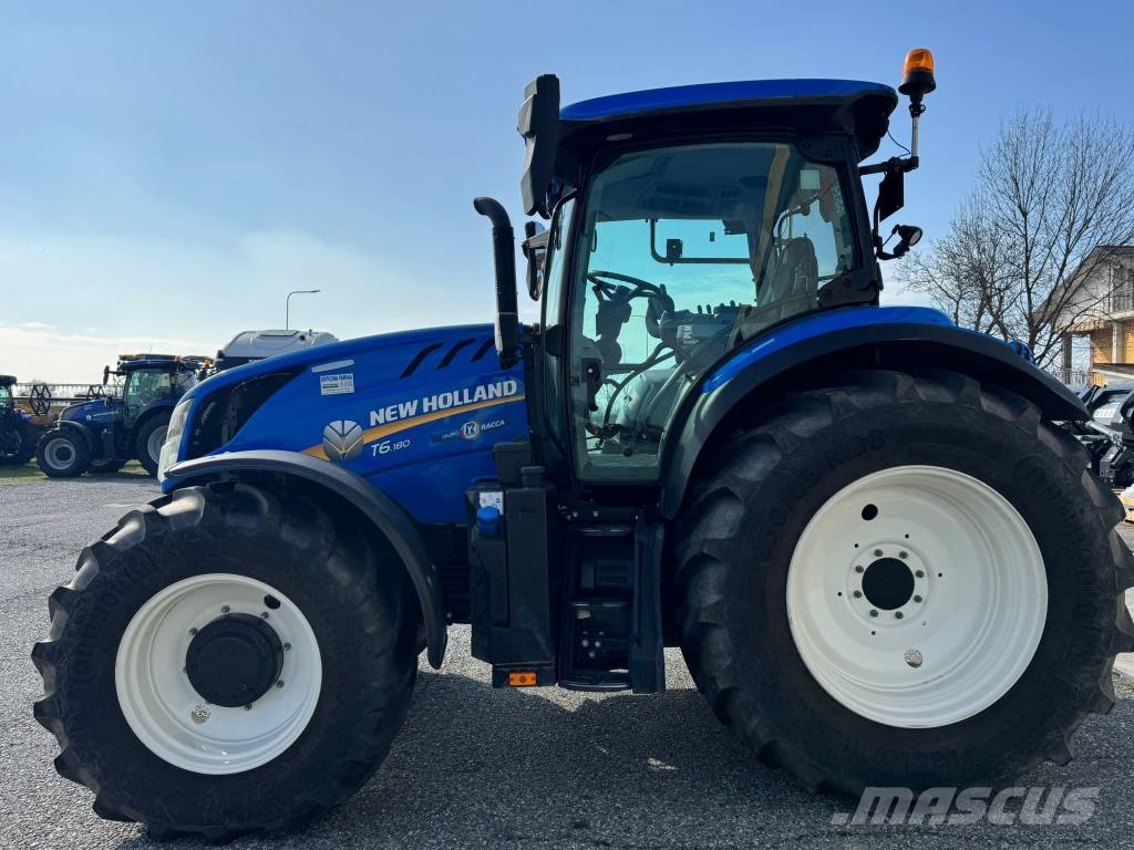 New Holland T6.180 DYNAMIC COMMAND Traktory