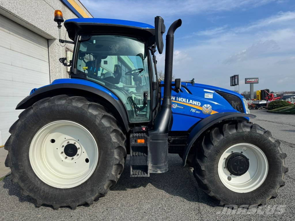 New Holland T6.180 DYNAMIC COMMAND Traktory