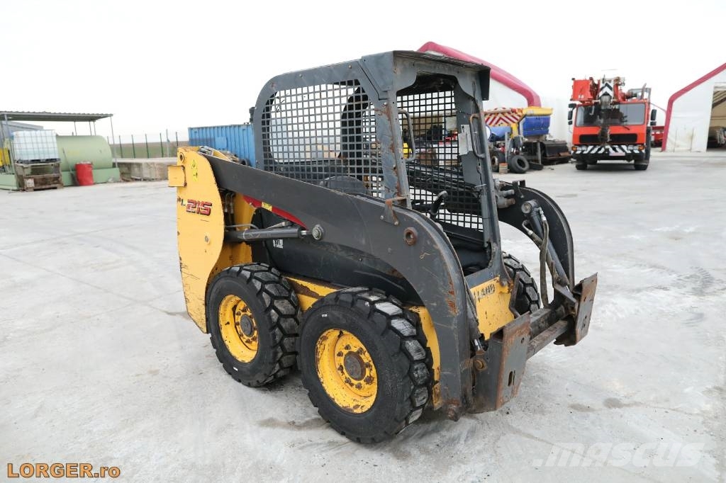 New Holland L 215 Skid steer loderler