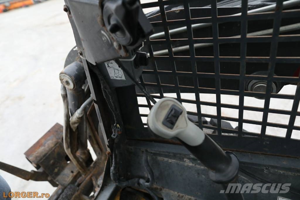 New Holland L 215 Skid steer loderler