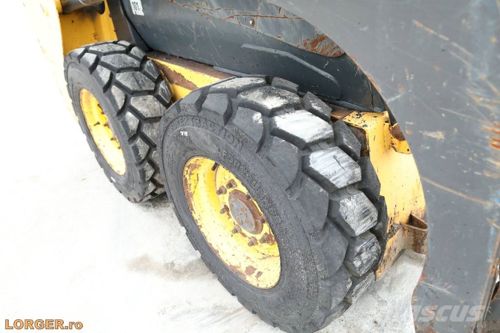 New Holland L 215 Skid steer loderler