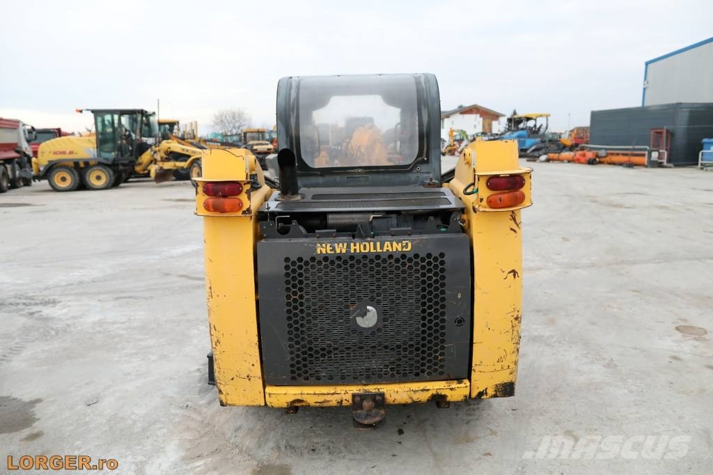 New Holland L 215 Skid steer loderler