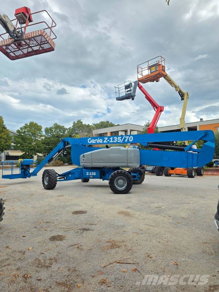 Genie Z 135/70 Elevadores braços articulados