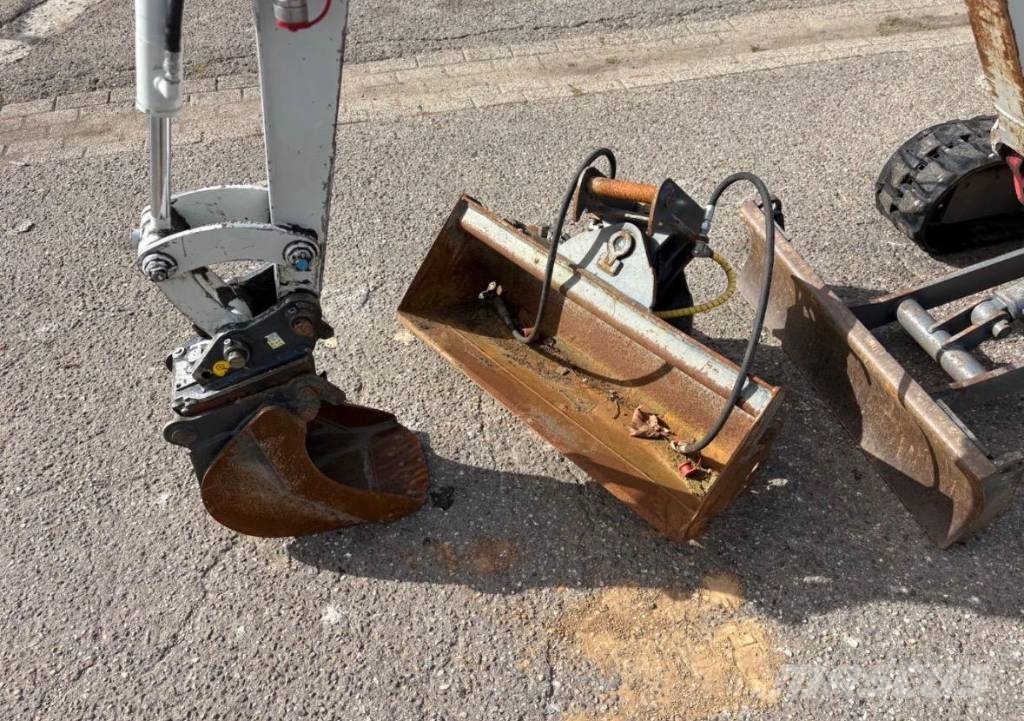 Takeuchi TB 216 Inclusief Hydraulische Bak Mini bagri <7t