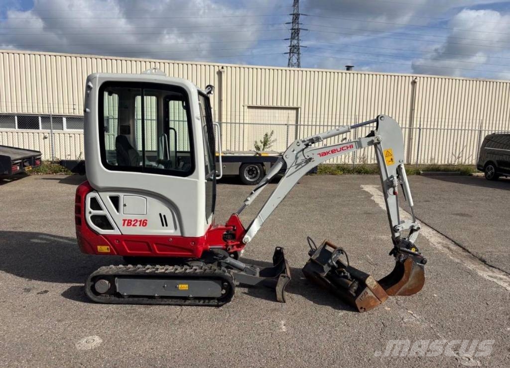 Takeuchi TB 216 Inclusief Hydraulische Bak Mini bagri <7t