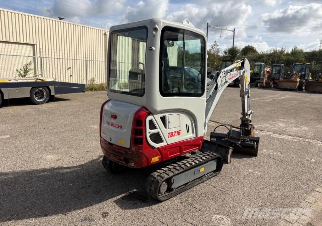 Takeuchi TB 216 Inclusief Hydraulische Bak Mini bagri <7t