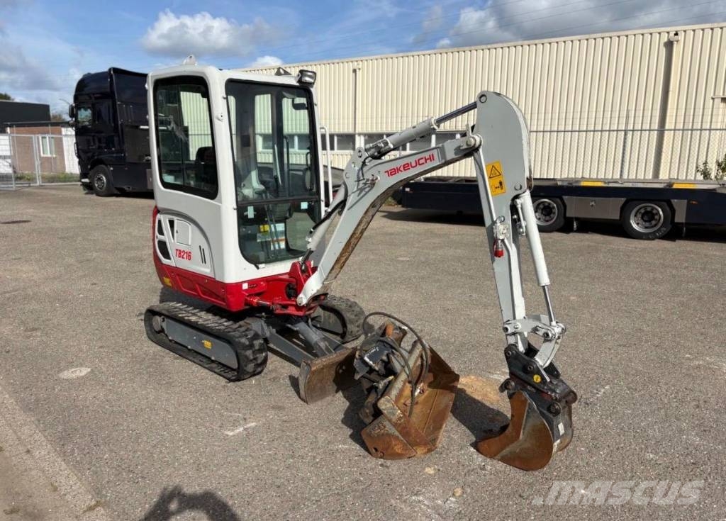 Takeuchi TB 216 Inclusief Hydraulische Bak Mini bagri <7t