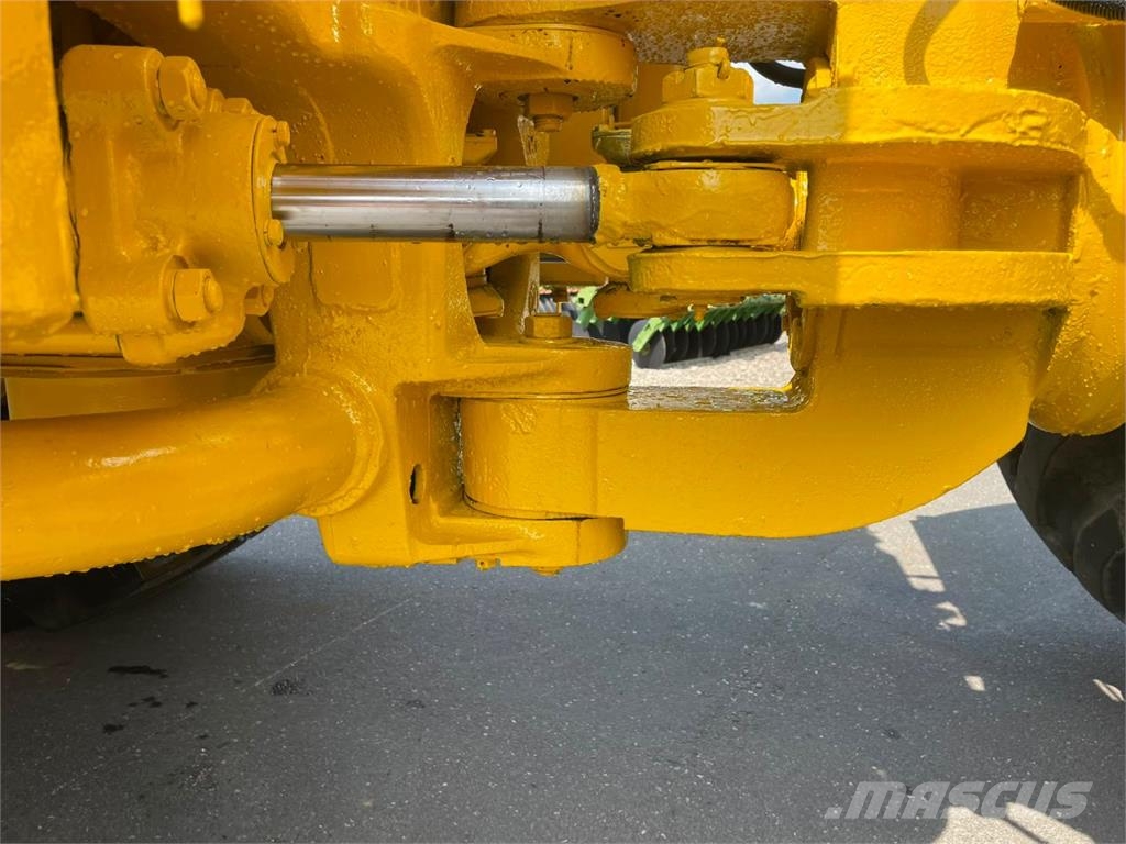 Kirovets K 701 V12 Traktori