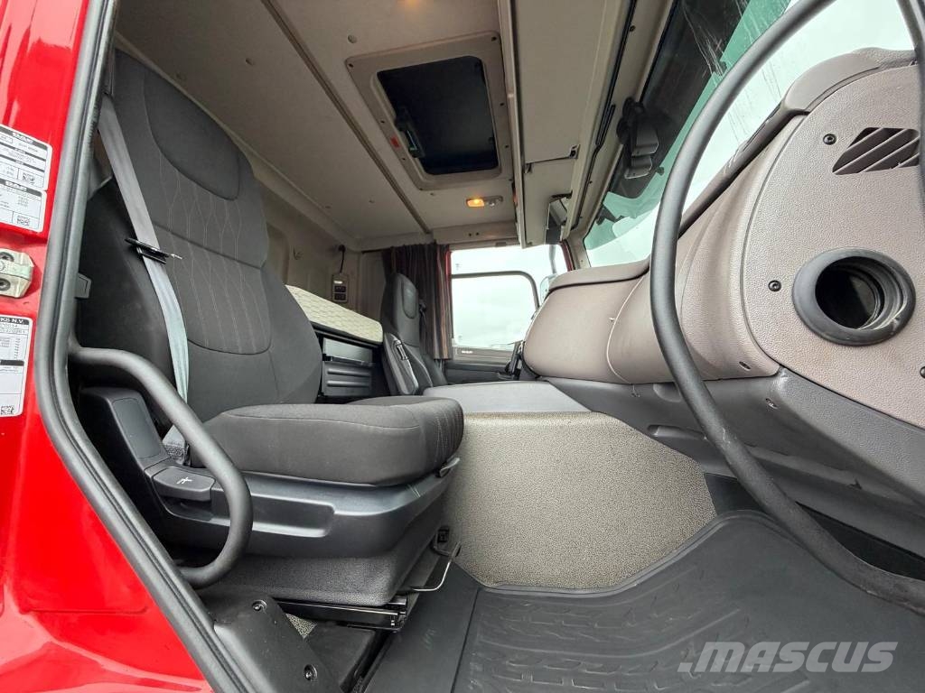 DAF CF 410 4X2 Seria nr 0261 Vlačilci