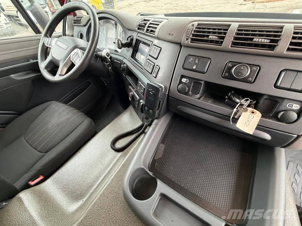 DAF CF 410 4X2 Seria nr 0261 Vlačilci
