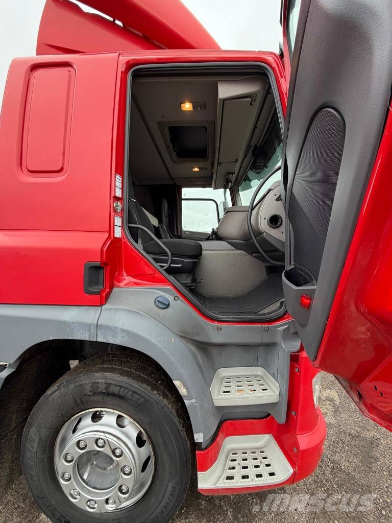 DAF CF 410 4X2 Seria nr 0261 Vlačilci