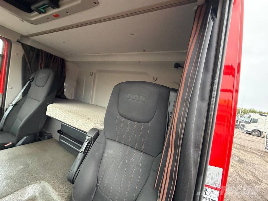 DAF CF 410 4X2 Seria nr 0261 Vlačilci