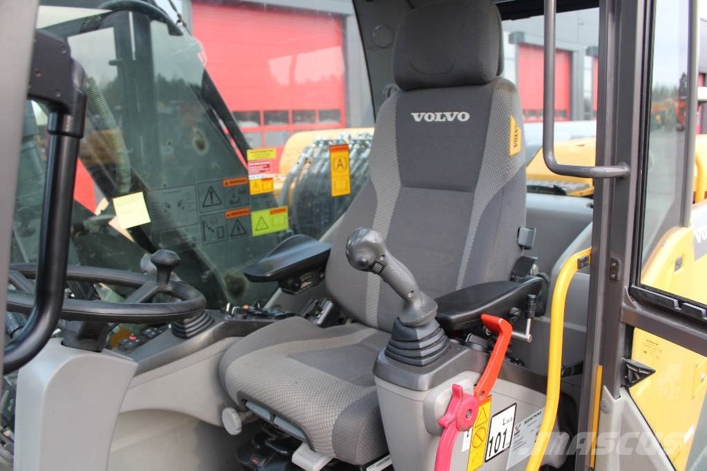Volvo EW 140 D / Pyörittäjä, Kärry, Rasvari, Ym! Wheeled excavators