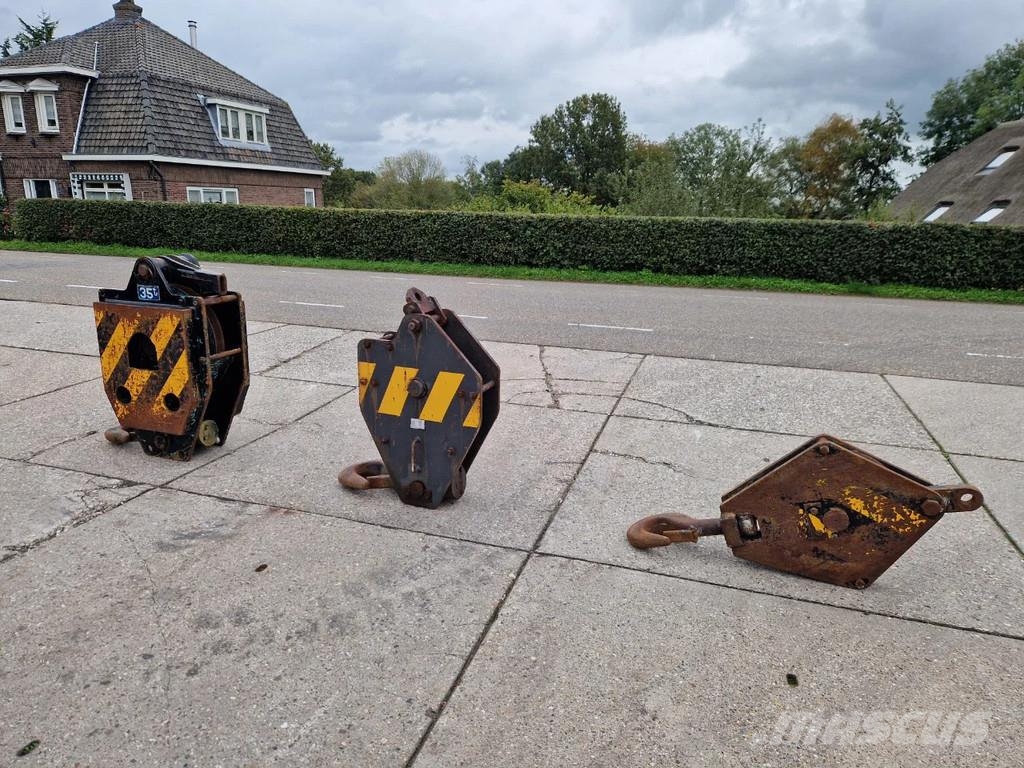 Onbekend 3X Hijsblok cap. 35t, 20t, 15t. Muut koneet