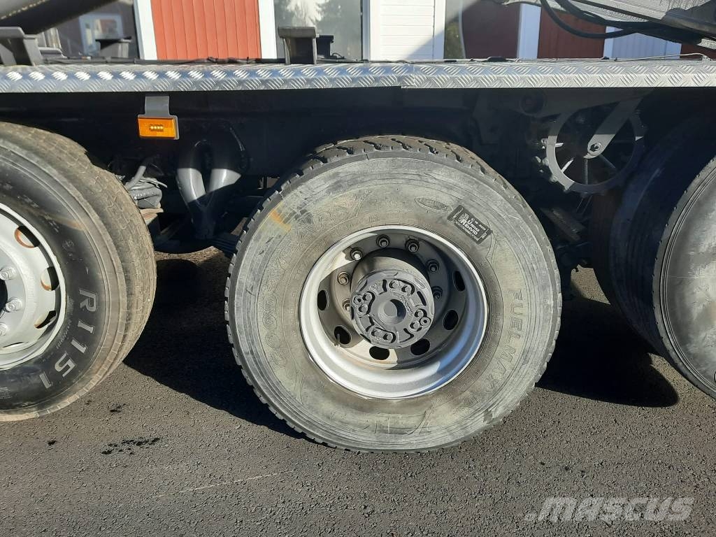 Scania T 124 شاحنات الرافعات الخطافية