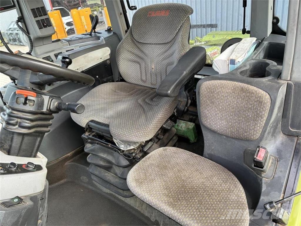 CLAAS Axion 840 CIS Tractoren