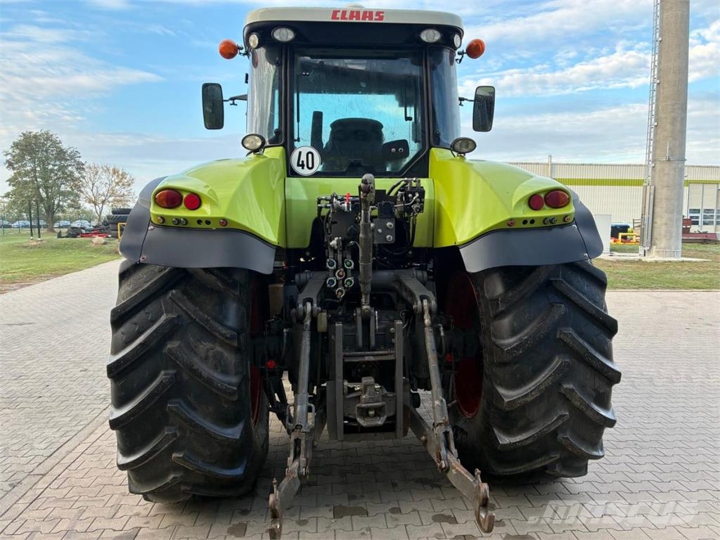 CLAAS Axion 840 CIS Tractoren