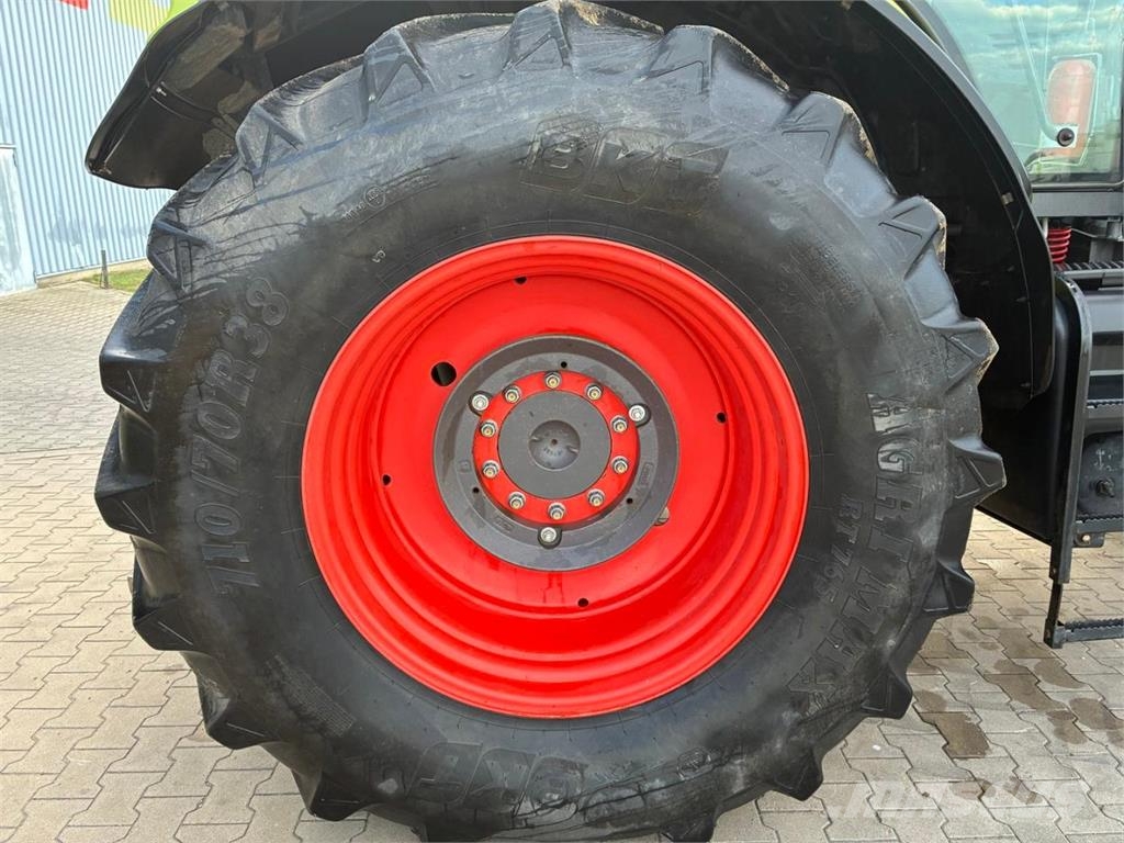 CLAAS Axion 840 CIS Tractoren