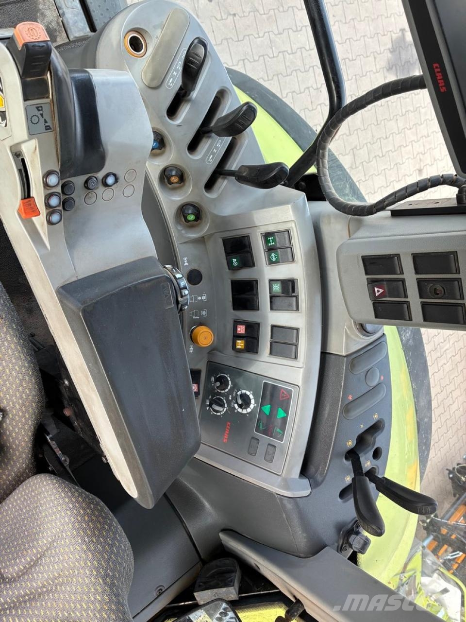 CLAAS Axion 840 CIS Tractoren