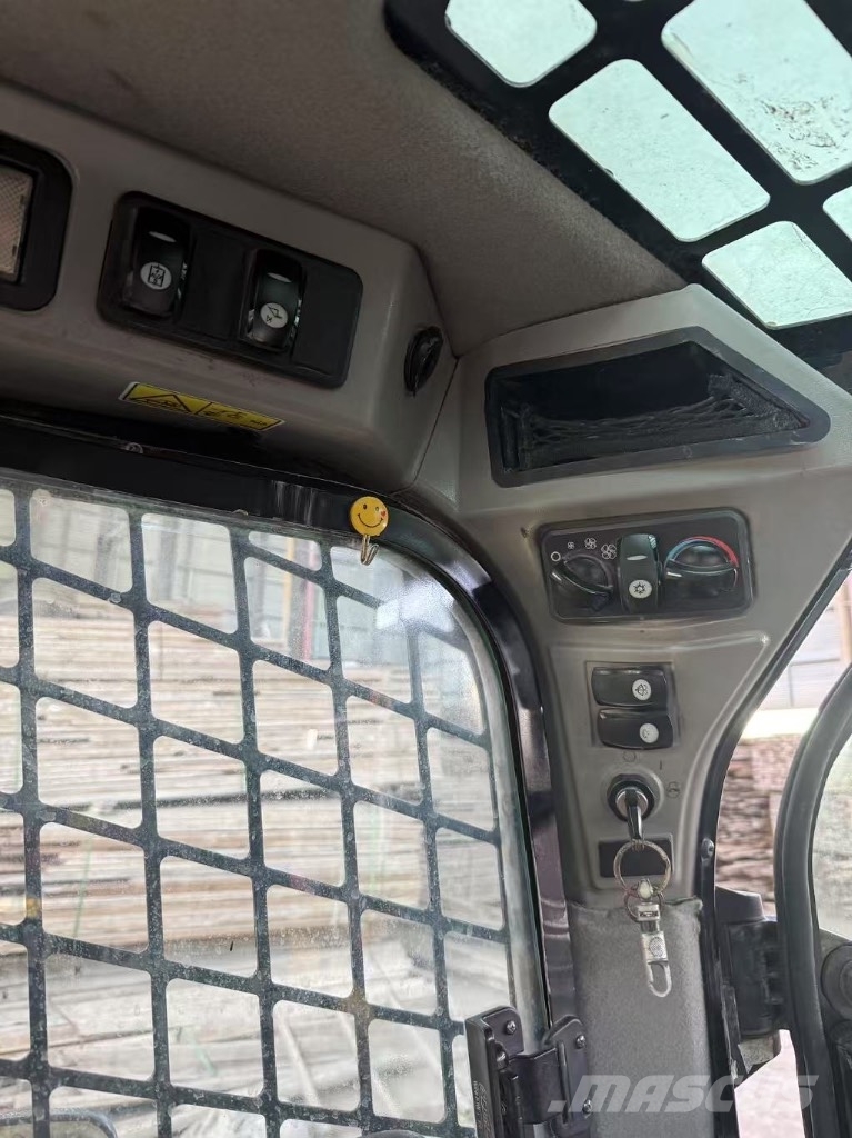 CAT 262 D Φορτωτάκια
