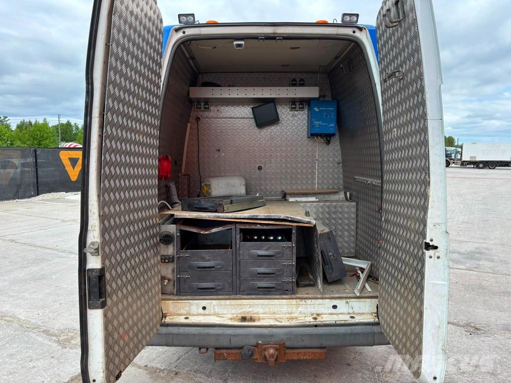Ford Transit Цельнометаллический фургоны