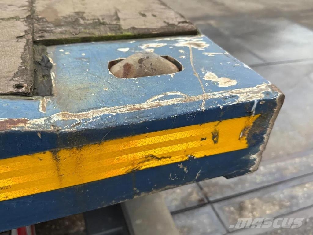 Lecitrailer 3E20 3 AXLE - SAF - DISC BRAKES Poluprikolice sa otvorenim sandukom