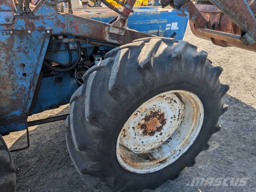 Ford County Super Four 754 Traktoren
