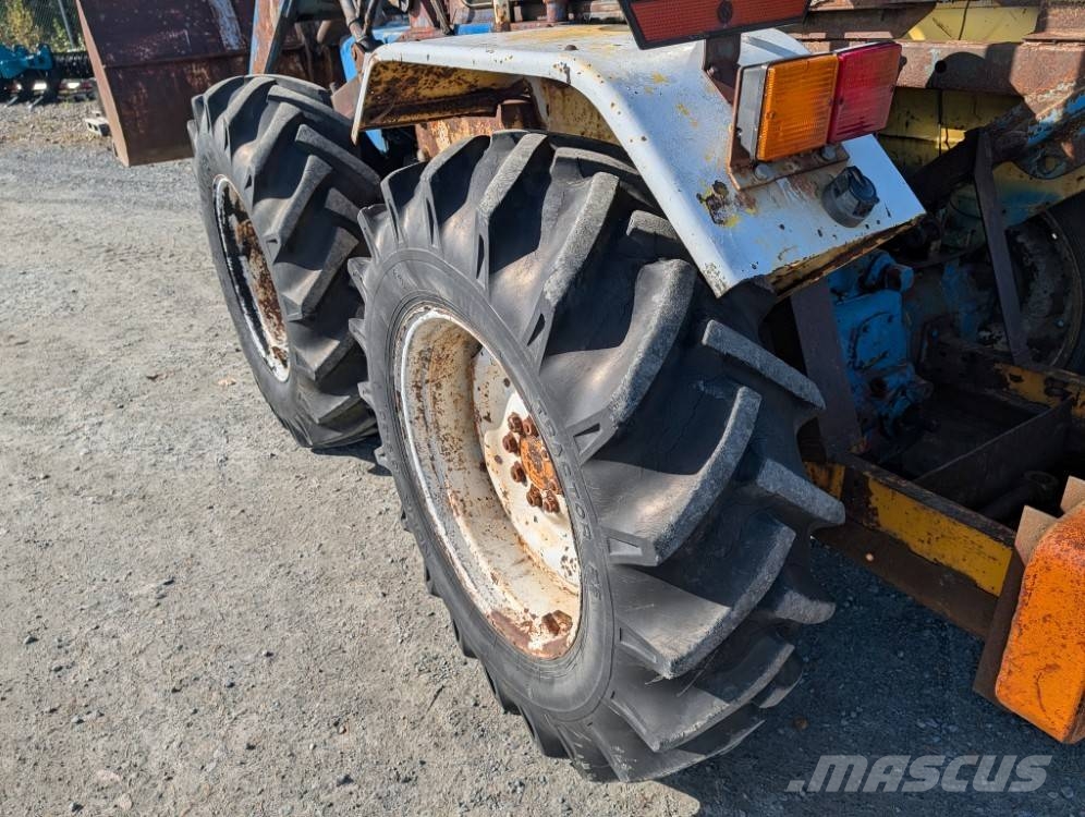 Ford County Super Four 754 Traktoren