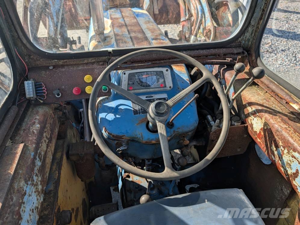 Ford County Super Four 754 Traktoren