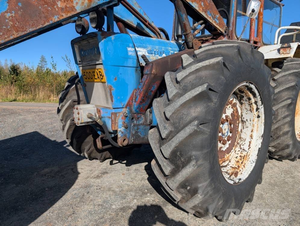 Ford County Super Four 754 Traktoren