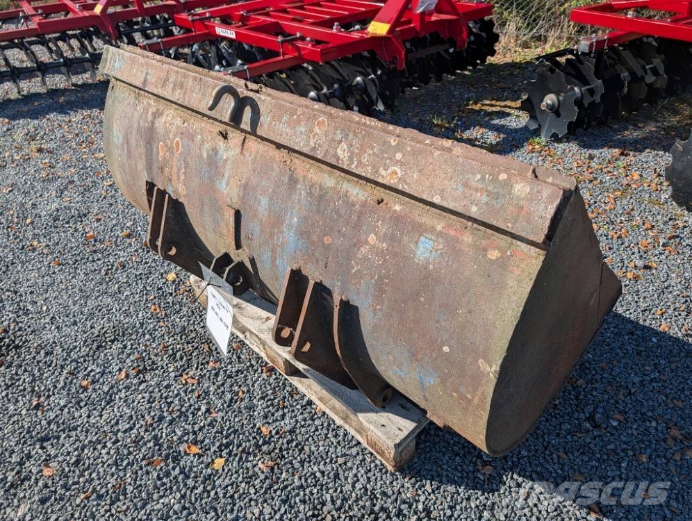 Ford County Super Four 754 Traktoren