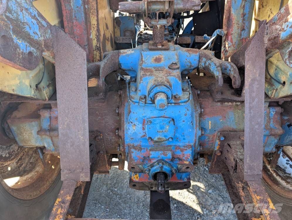 Ford County Super Four 754 Traktoren