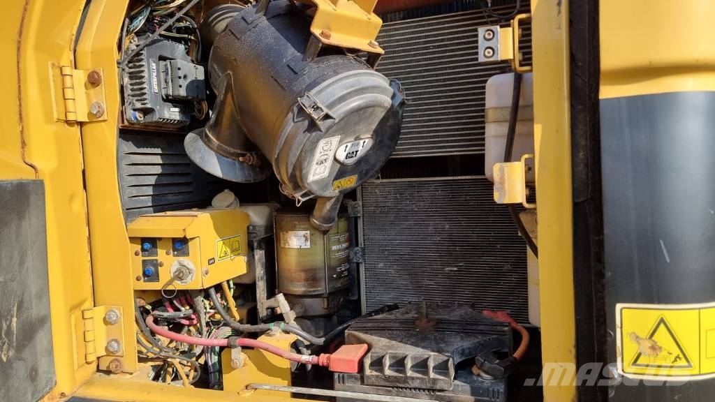 CAT 320 D Vikšriniai ekskavatoriai
